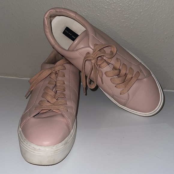 STEVEN BY STEVE MADDEN LIGHT PINK SNEAKERS Size 8.5 - Picture 1 of 9